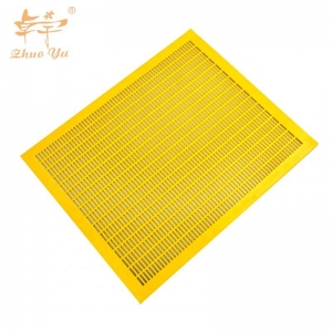 yellow-plastic-queen-excluder-1 2022 Beekeeping tool manufacturer supplies OEM Size plastic bee queen excluder separator