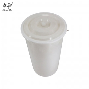 plastic-honey-extractor-2 Most Popular Cheapest Beekeeping 2 frames Food Grade Plastic Manual Honey bee Extractor Centrifuge