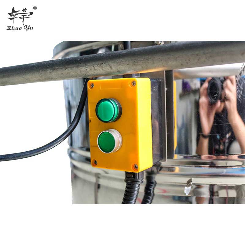 Hand-Pushing Honey Extractor